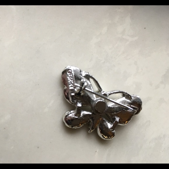 Vintage Gerry’s silver butterfly two pin set - Picture 4 of 5